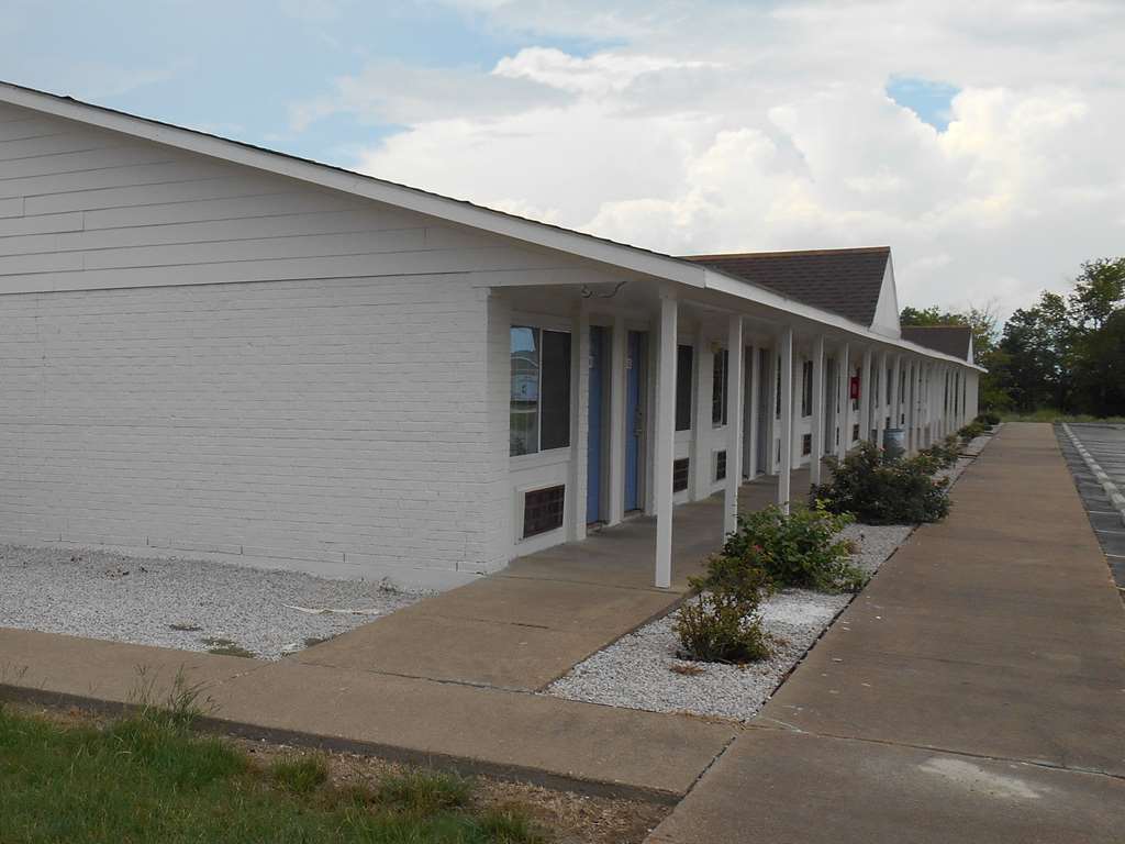 麦迪逊维尔6号酒店 Madisonville 外观 照片